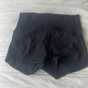 Lululemon shorts size 4